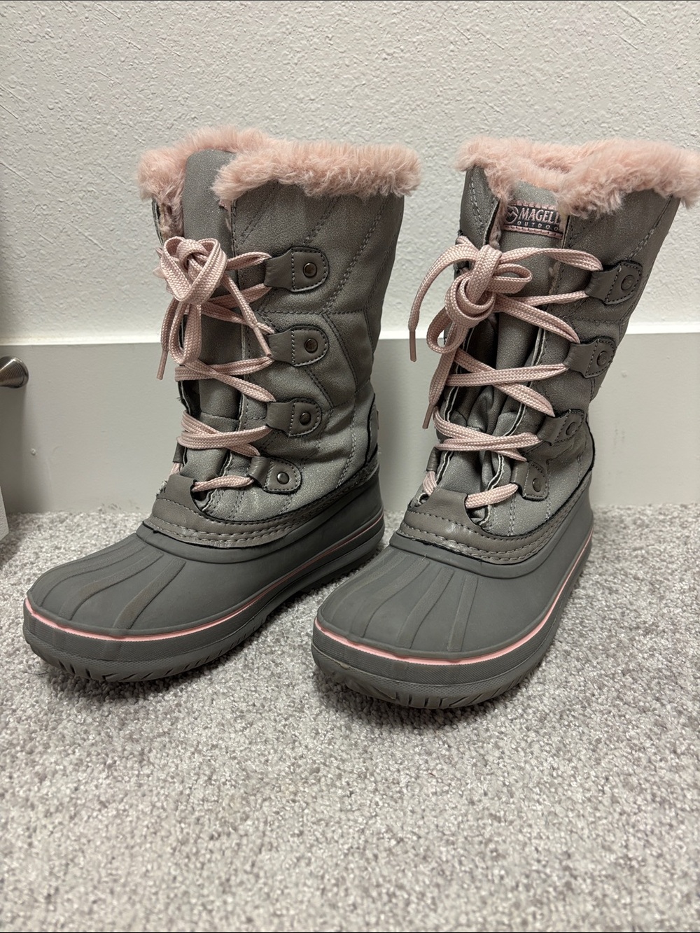Magellan Outdoors Gray and pink fur Kids Winter Boots, size 2D